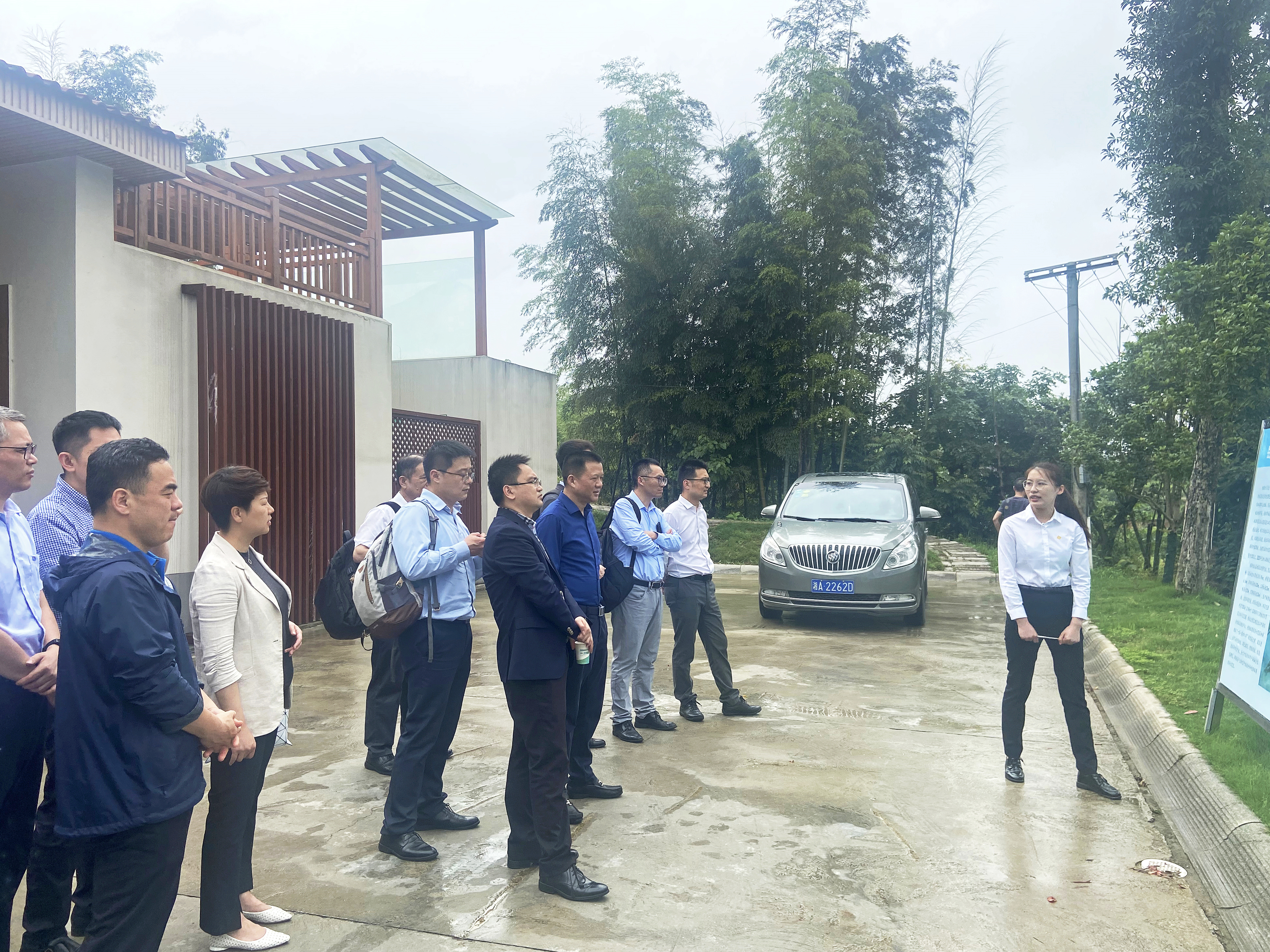 5.13中國遠(yuǎn)洋海運(yùn)代表團(tuán)一行赴臨港創(chuàng)新創(chuàng)業(yè)基地.jpg 5.13中國遠(yuǎn)洋海運(yùn)代表團(tuán)一行赴臨港創(chuàng)新創(chuàng)業(yè)基地.jpg